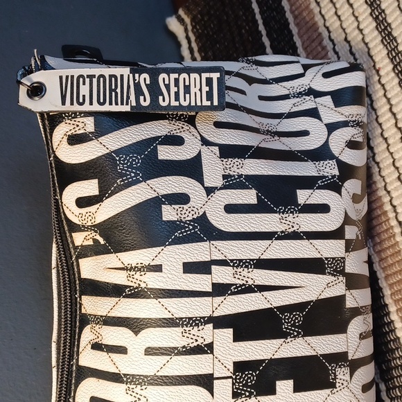 Victoria's Secret  makeup bag - Picture 3 of 16
